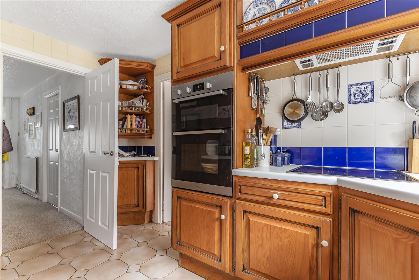 Usk Place, Parc gwernfadog, Morriston, Swansea, SA6 6RE